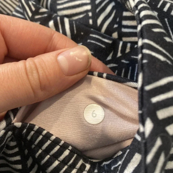 Lululemon Wunder Under Pant *Full-On Luon Banana Leaf White Black Women’s Size 6 - Picture 9 of 9